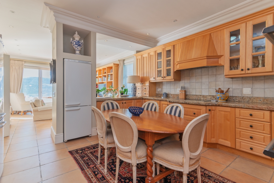 To Let 4 Bedroom Property for Rent in Fish Hoek Western Cape